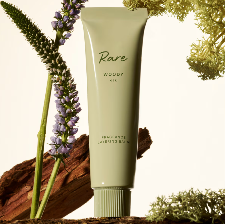 Rare Beauty Fragance Layering Balm Woody Oak (Pre-orden)