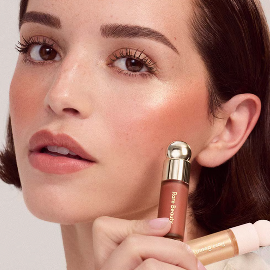 RARE BEAUTY kit warm radiance duo (set de iluminador y rubor) (Pre-order)